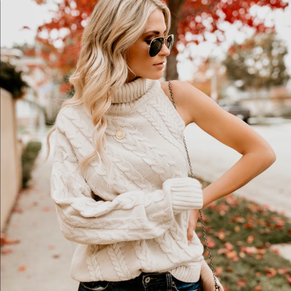 NWT-  Vici - Jack Frost Cable Knit Sweater